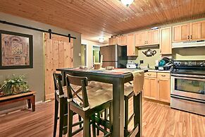 Cozy Arrowhead Lake Home w/ Sunroom + Pool Access!