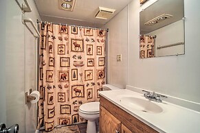 Rustic & Modern Russell Cabin w/ Grill + Deck