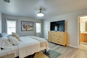 Spacious Wellington Vacation Rental - Private Pool