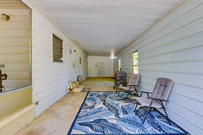 Steinhatchee Home w/ Grill & Screened-in Porch