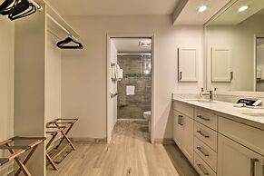 Lahaina Resort Retreat w/ Pool & Ocean Views!