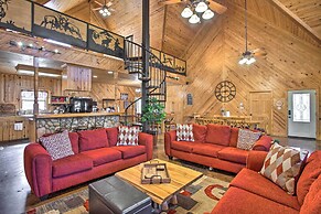 Groesbeck 'lodge on the River': Hot Tub & Fire Pit