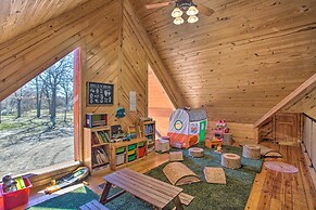 Groesbeck 'lodge on the River': Hot Tub & Fire Pit