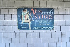 Anacortes Condo ~ 1 Mi to Marina & Fidalgo Bay!