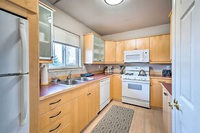 Anacortes Condo ~ 1 Mi to Marina & Fidalgo Bay!