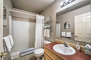 Anacortes Condo ~ 1 Mi to Marina & Fidalgo Bay!