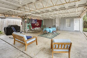 Vintage Corpus Christi Home - 2 Blocks From Beach!