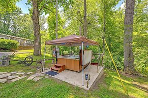 Whittier Vacation Rental Cabin in Tranquil Setting