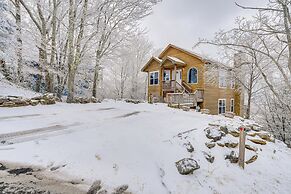 2 Mi to Ski Resort: Beech Mtn Home w/ Fire Pit!