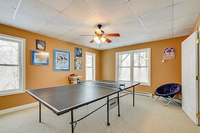 2 Mi to Ski Resort: Beech Mtn Home w/ Fire Pit!