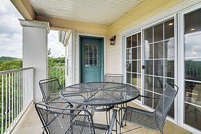 Branson Condo w/ Pool Access & Views, 3 Mi Dtwn!