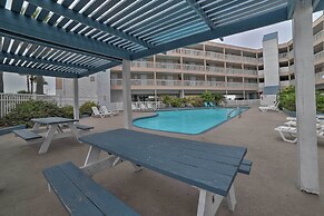Updated Front Beach Condo w/ Resort Amenities!