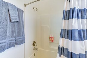 Steps to Surfside Beach: Ada-friendly Home