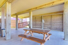 Steps to Surfside Beach: Ada-friendly Home