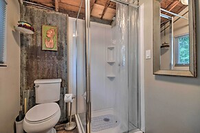 Rustic Chic Home ~1 Mi to Dtwn Hot Springs!