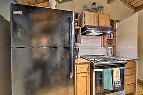 Rustic Chic Home ~1 Mi to Dtwn Hot Springs!