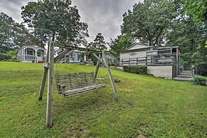 Rustic Chic Home ~1 Mi to Dtwn Hot Springs!