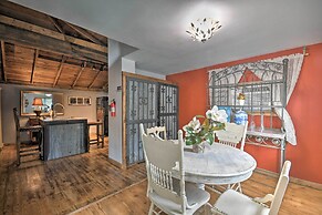 Rustic Chic Home ~1 Mi to Dtwn Hot Springs!