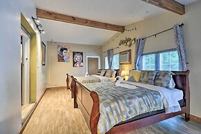 Rustic Chic Home ~1 Mi to Dtwn Hot Springs!