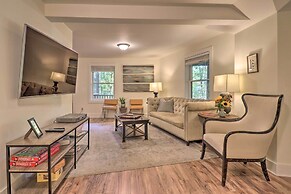 1 Mi to Town: Chalet-style Highlands Retreat