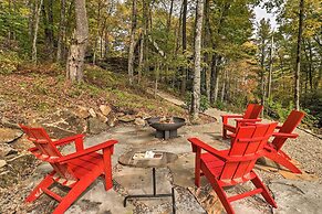 1 Mi to Town: Chalet-style Highlands Retreat