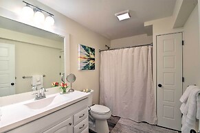 1 Mi to Town: Chalet-style Highlands Retreat