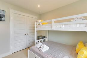 3 Decks & Water Views: Breezy Home in Hilton Head