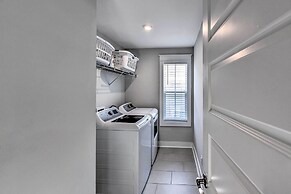 3 Decks & Water Views: Breezy Home in Hilton Head