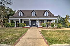 Starkvegas Clubhouse ~ 2 Mi to MSU Campus!