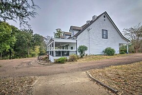 Starkvegas Clubhouse ~ 2 Mi to MSU Campus!