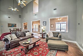 Starkvegas Clubhouse ~ 2 Mi to MSU Campus!