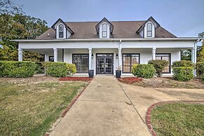 Starkvegas Clubhouse ~ 2 Mi to MSU Campus!