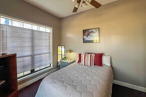 Starkvegas Clubhouse ~ 2 Mi to MSU Campus!