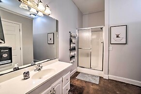 Starkvegas Clubhouse ~ 2 Mi to MSU Campus!