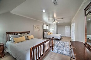 Starkvegas Clubhouse ~ 2 Mi to MSU Campus!