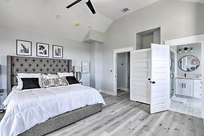 Walk to Beach: Chic Crystal Beach Escape w/ Deck!