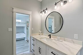 Walk to Beach: Chic Crystal Beach Escape w/ Deck!