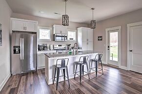 Wooded Escape w/ Beautiful Backyard + Mtn Views!