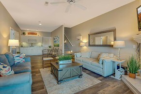 Lake-view Condo w/ Community Pools in Osage Beach!