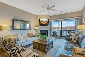 Lake-view Condo w/ Community Pools in Osage Beach!