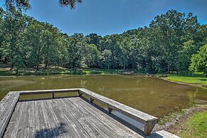 Guntersville Lake Cabin w/ 3 Fishing Ponds!