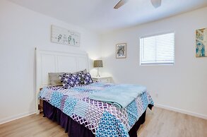 Pet-friendly Bryan Escape ~ 2 Mi to Texas A & M