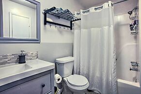 Pet-friendly Bryan Escape ~ 2 Mi to Texas A & M