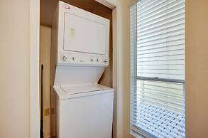 Pet-friendly Bryan Escape ~ 2 Mi to Texas A & M