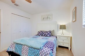 Pet-friendly Bryan Escape ~ 2 Mi to Texas A & M