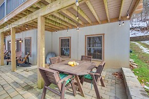 Grand 4,000 Sq Ft House - 11 Miles to Lancaster!