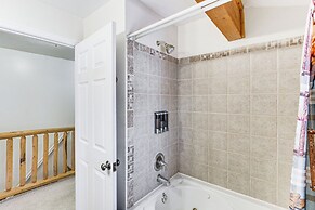 Scenic Views & Game Room: Garden City Retreat!