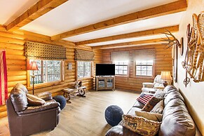 Scenic Views & Game Room: Garden City Retreat!