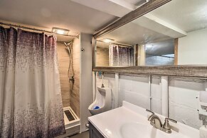 Cozy Getaway: 5 Miles to Duluth & Lake Superior!