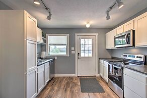 Cozy Getaway: 5 Miles to Duluth & Lake Superior!